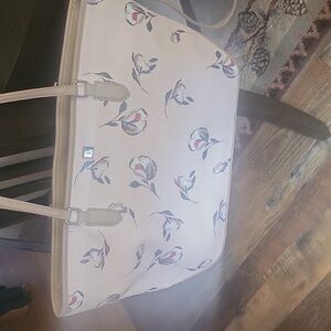 Bundle 2 Nine West One Tote One Crossbody